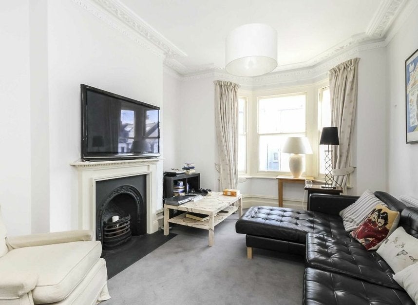 Flat Whittingstall Road in Greater London