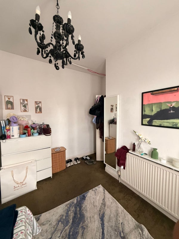 Room Curwen Avenue in Greater London