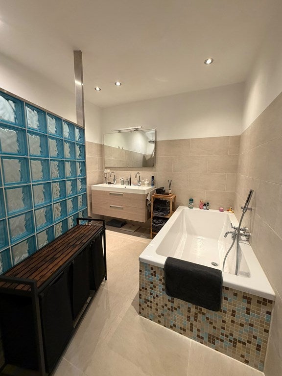 Woning te huur: Van Ostadestraat, Amsterdam