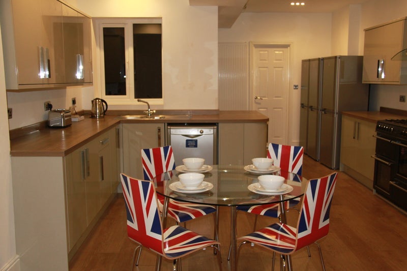 Room Raddlebarn Road in Birmingham