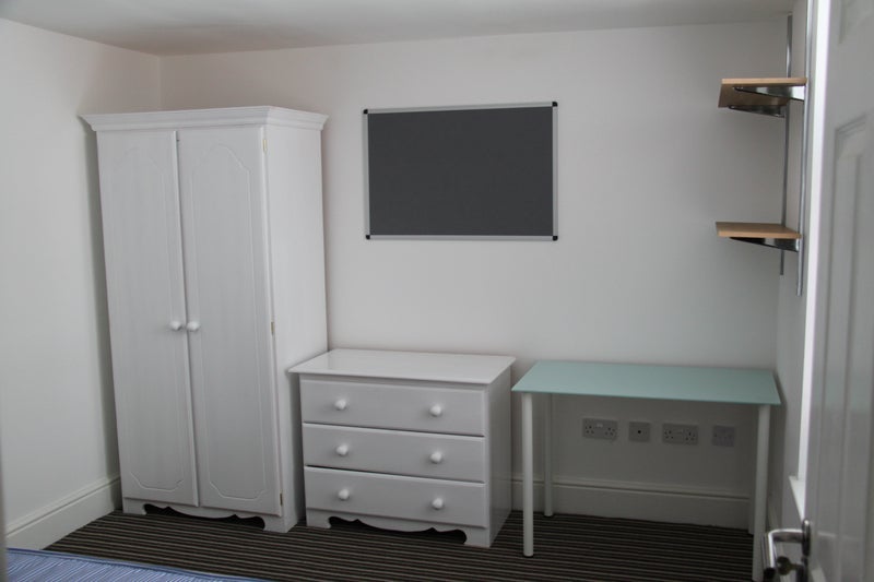 Room Raddlebarn Road in Birmingham