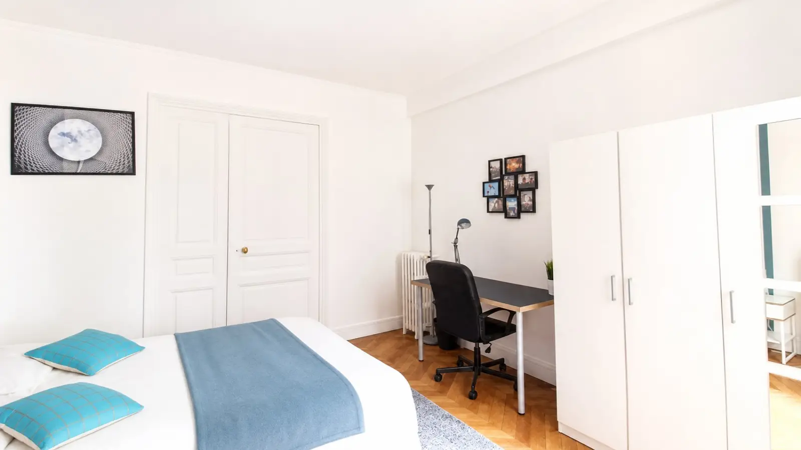 Room Rue de Civry in Paris