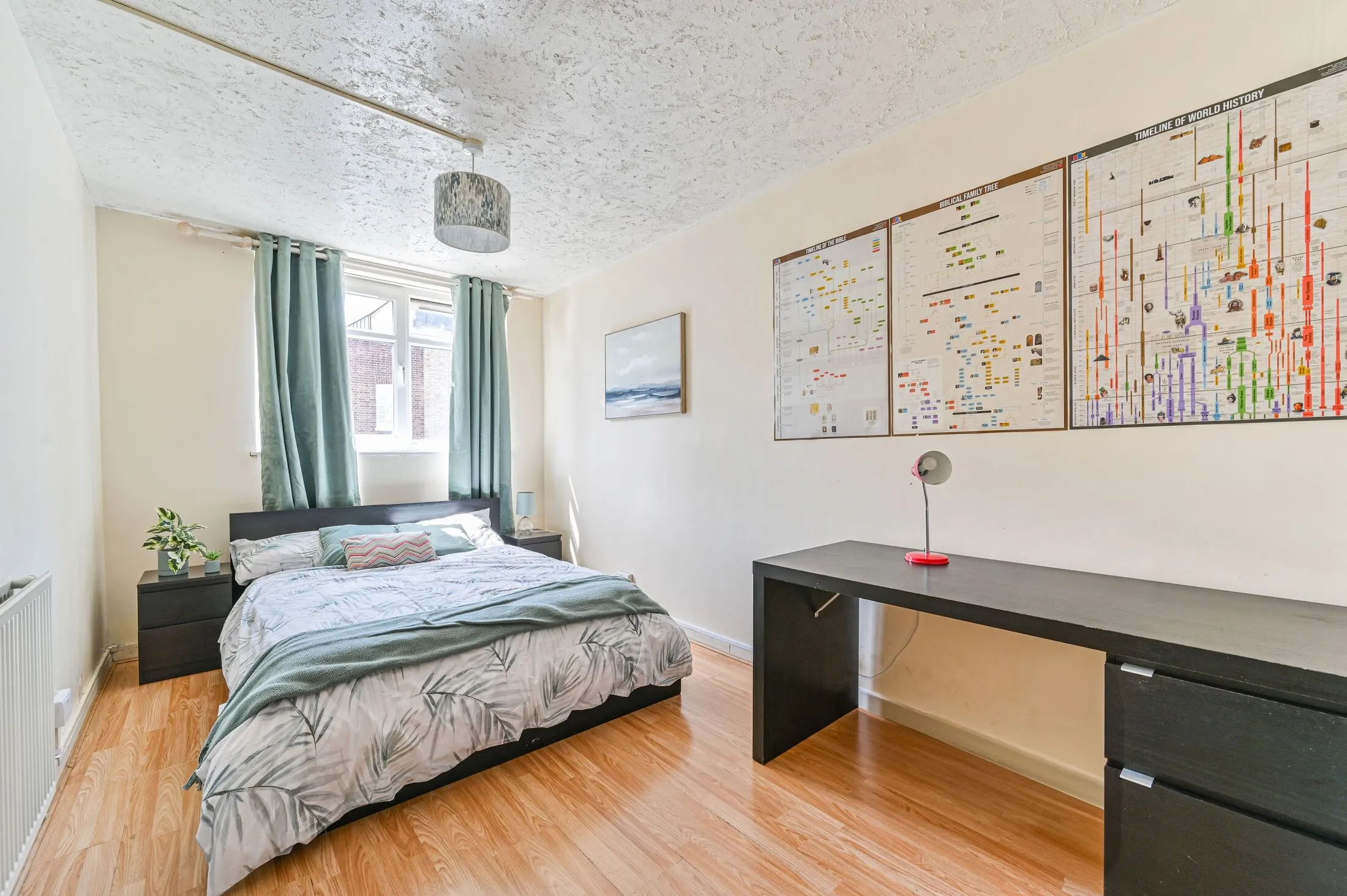Flat Chart Street in Greater London