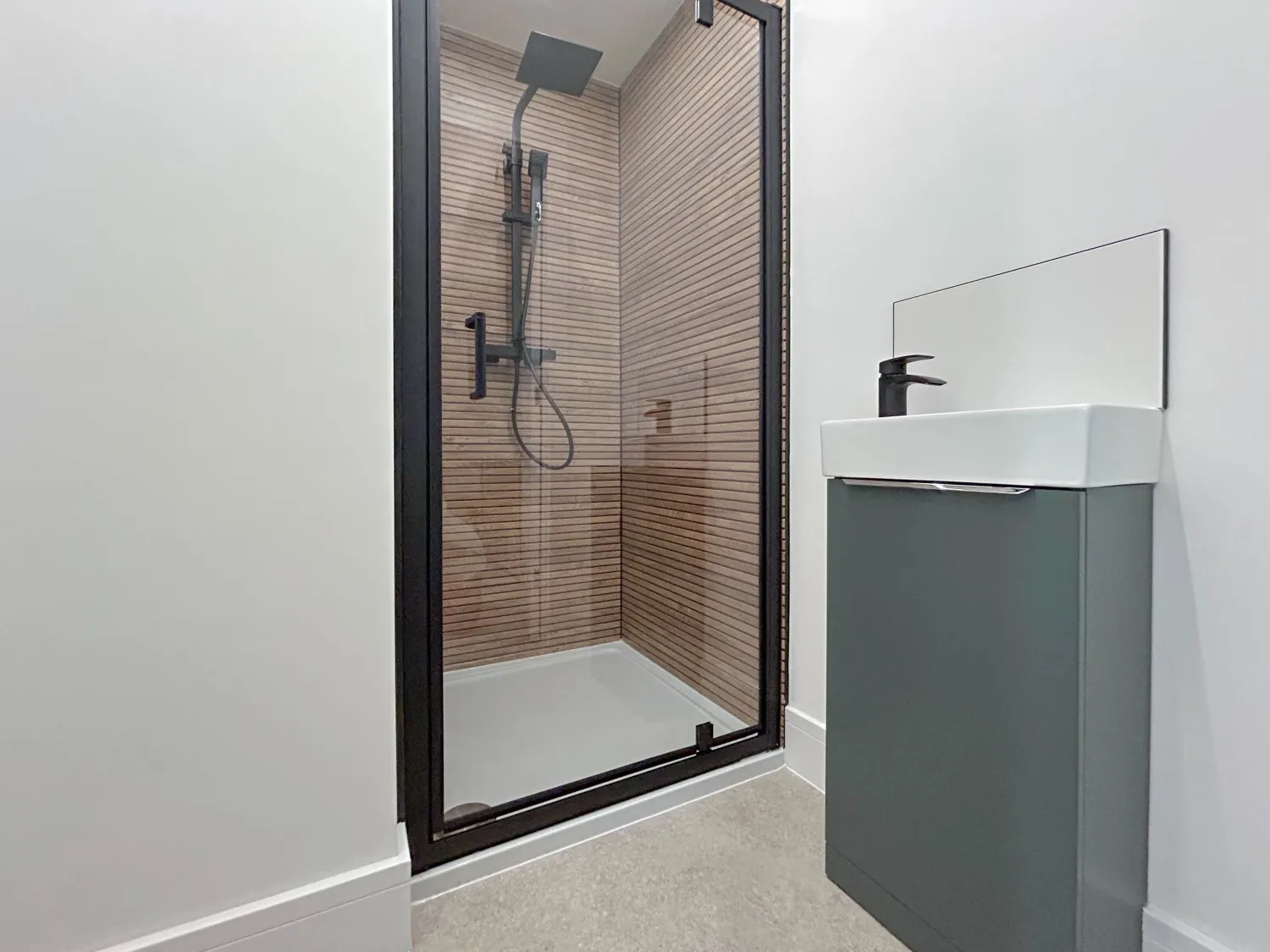 Room Hemlock Avenue in Nottingham