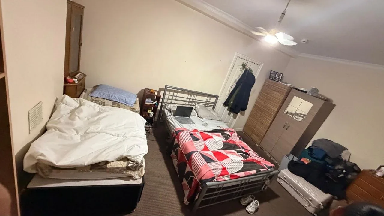 Room Tolworth Broadway in Greater London