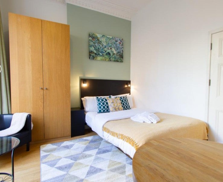 Flat Cartwright Gardens in Greater London