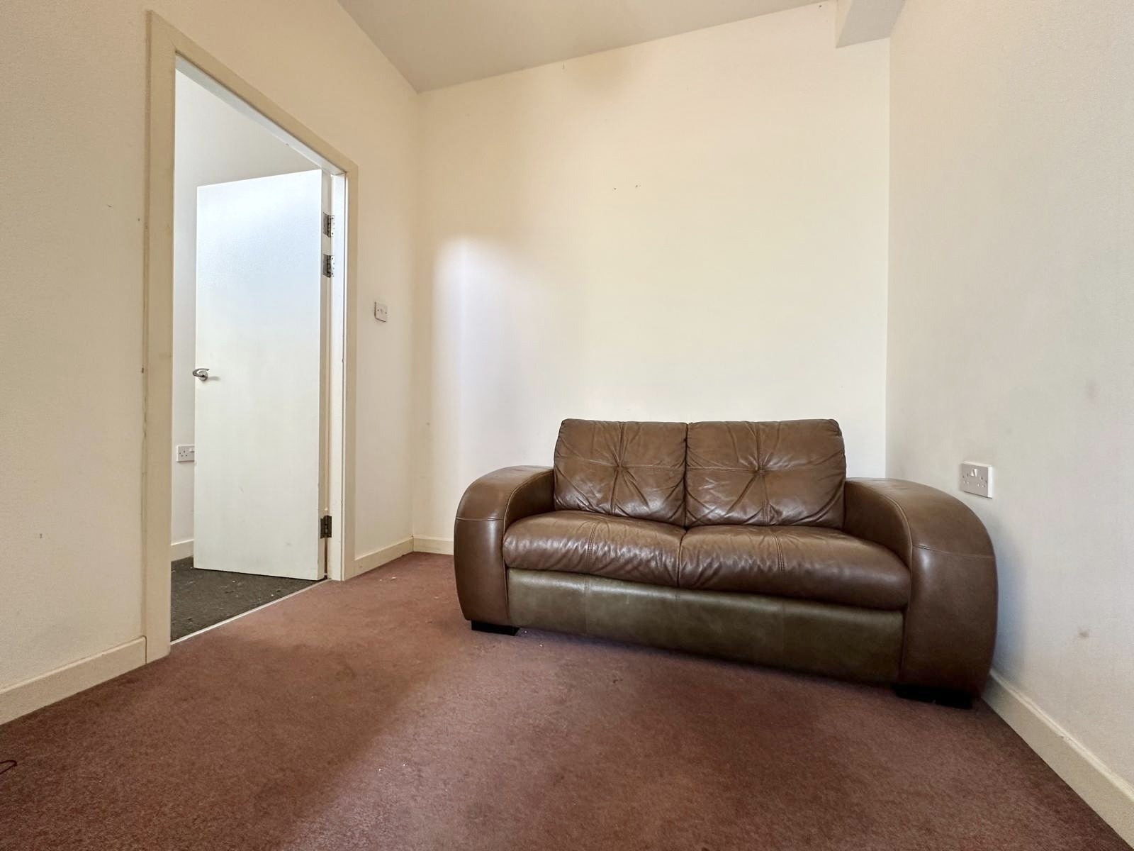 Flat Woodholm Road in Sheffield