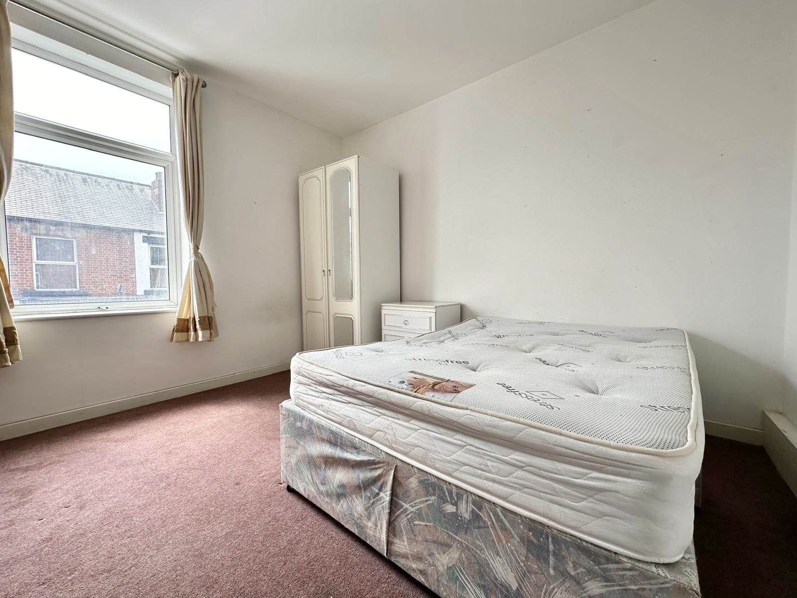 Flat Woodholm Road in Sheffield