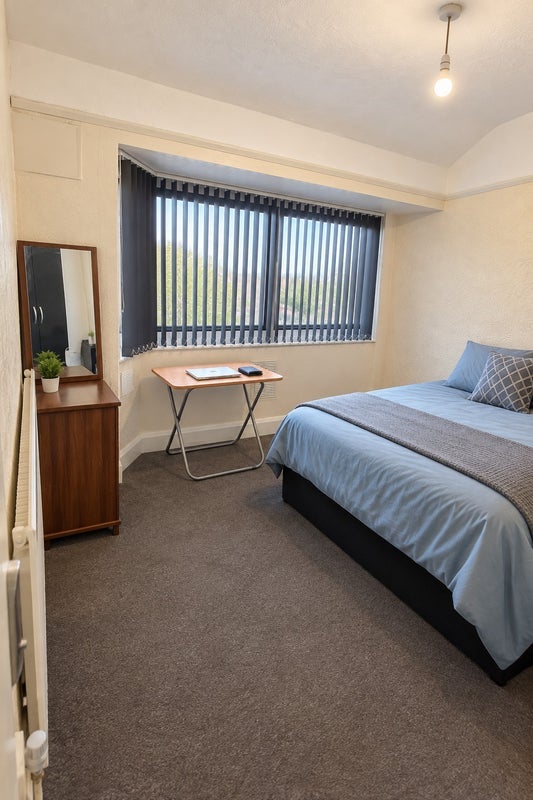 Room Teddington Grove in Birmingham