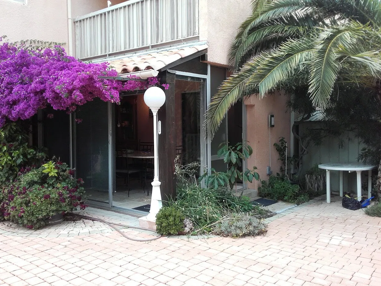 Room Avenue Clovis Hugues in Fréjus