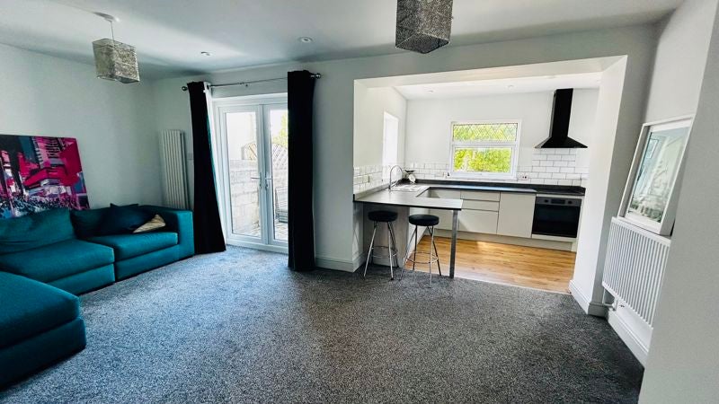 House Borough Close in Cowbridge