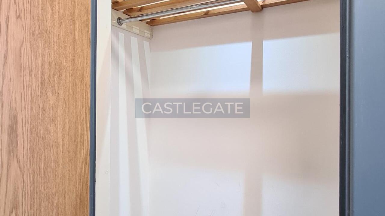 Room Threadneedle Street in Kirklees