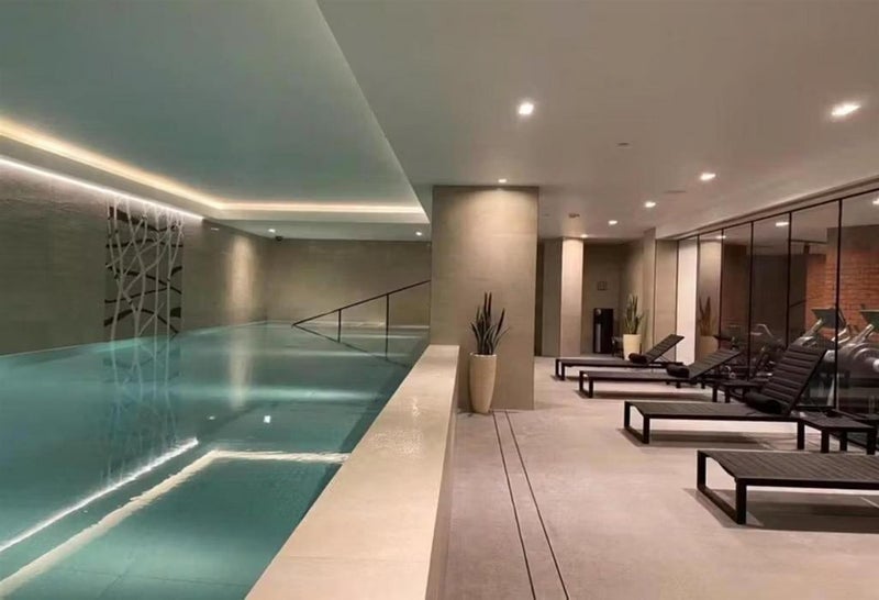 Flat Trenchold Street in Greater London
