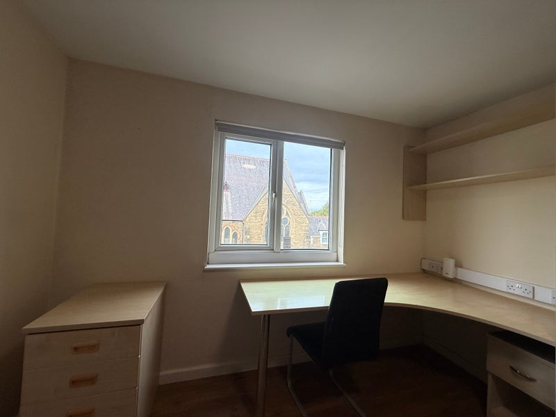Room Moss Lane East in Manchester