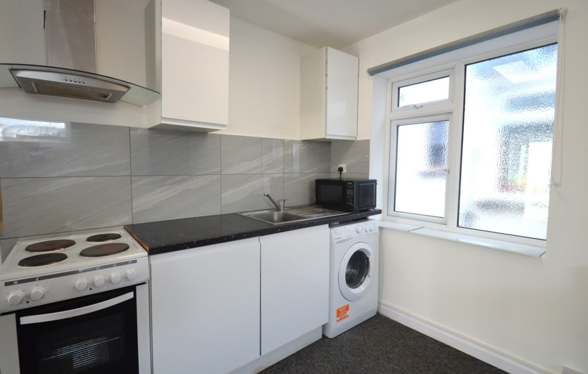 Flat Laleham Road in Charlton