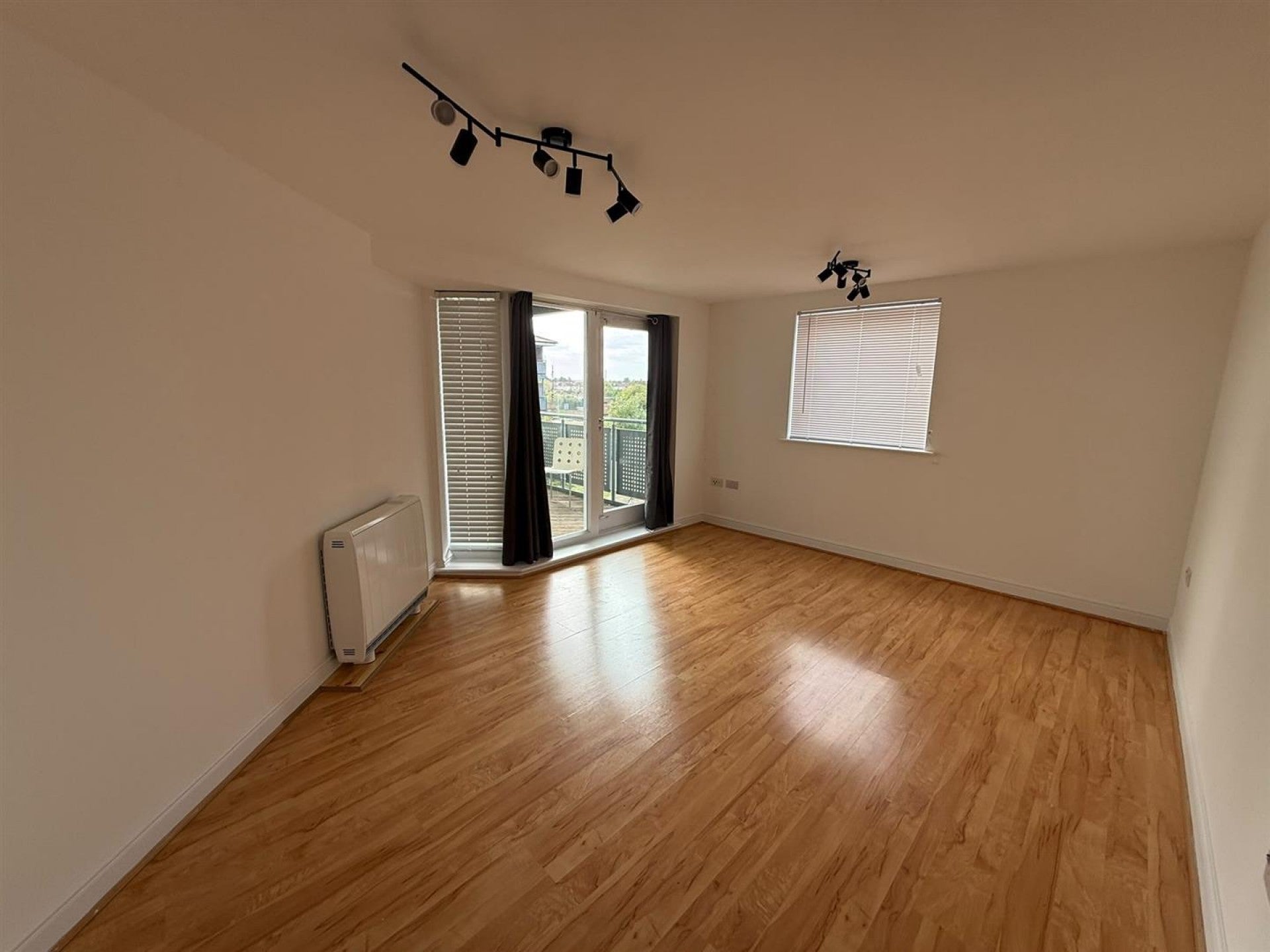 Flat Orton Grove in Greater London