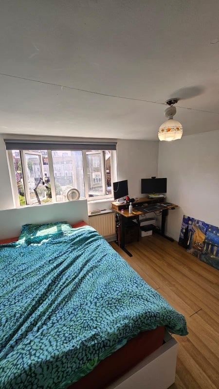 Room Regal Close in Greater London