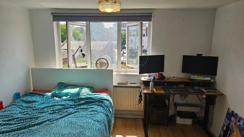 Room Regal Close in Greater London