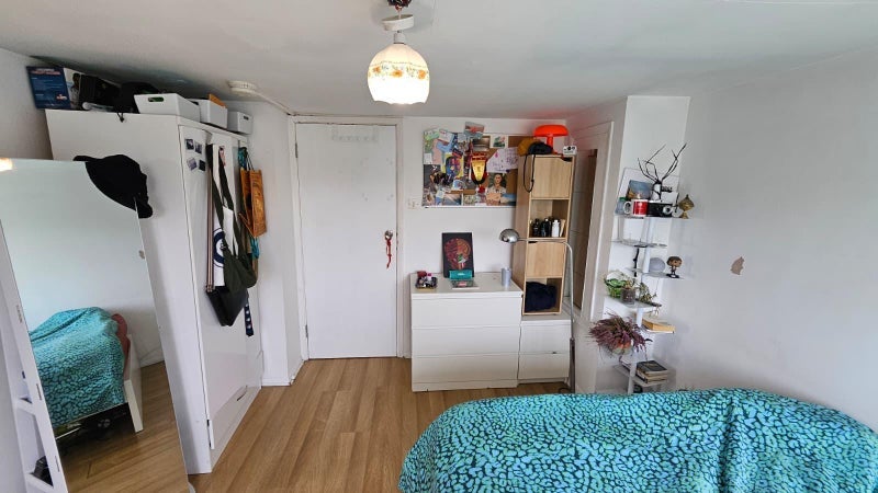 Room Regal Close in Greater London
