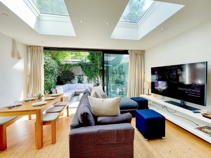 Flat Batoum Gardens in Greater London