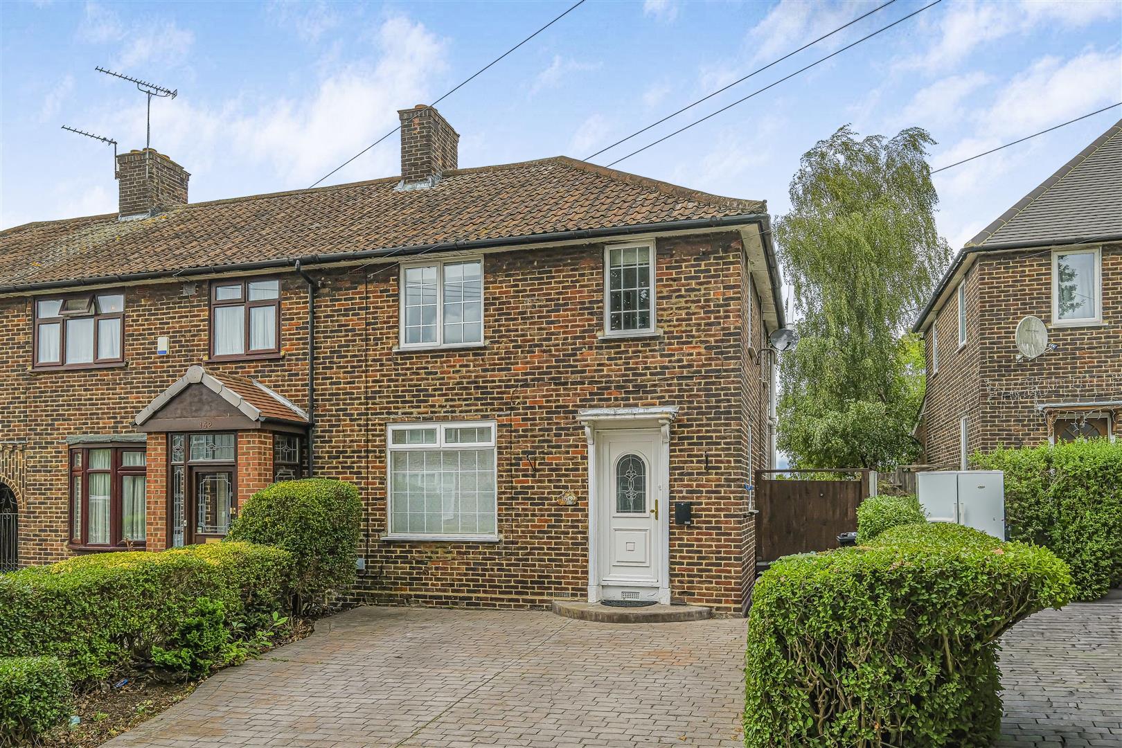 House Bluehouse Road in Greater London