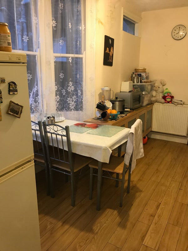 Room Central Park Road in Greater London