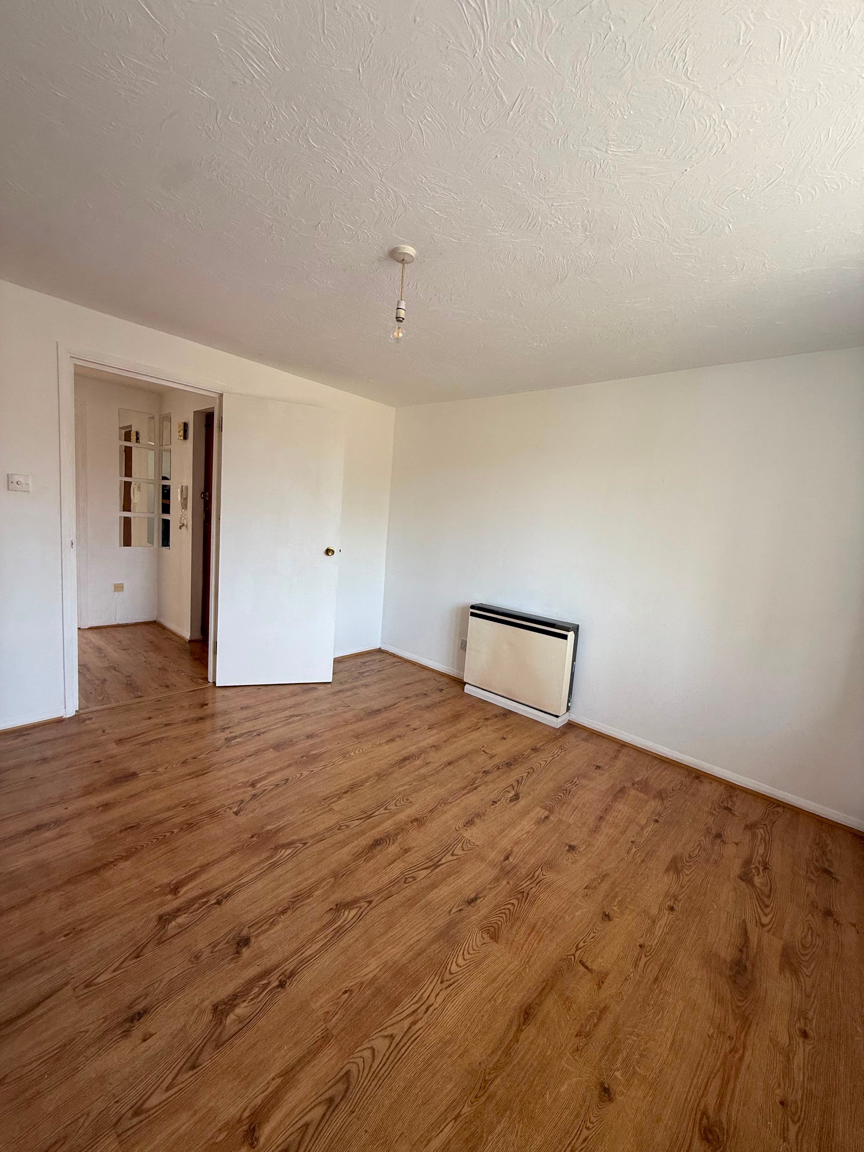 Flat Kilmington Close in Winkfield