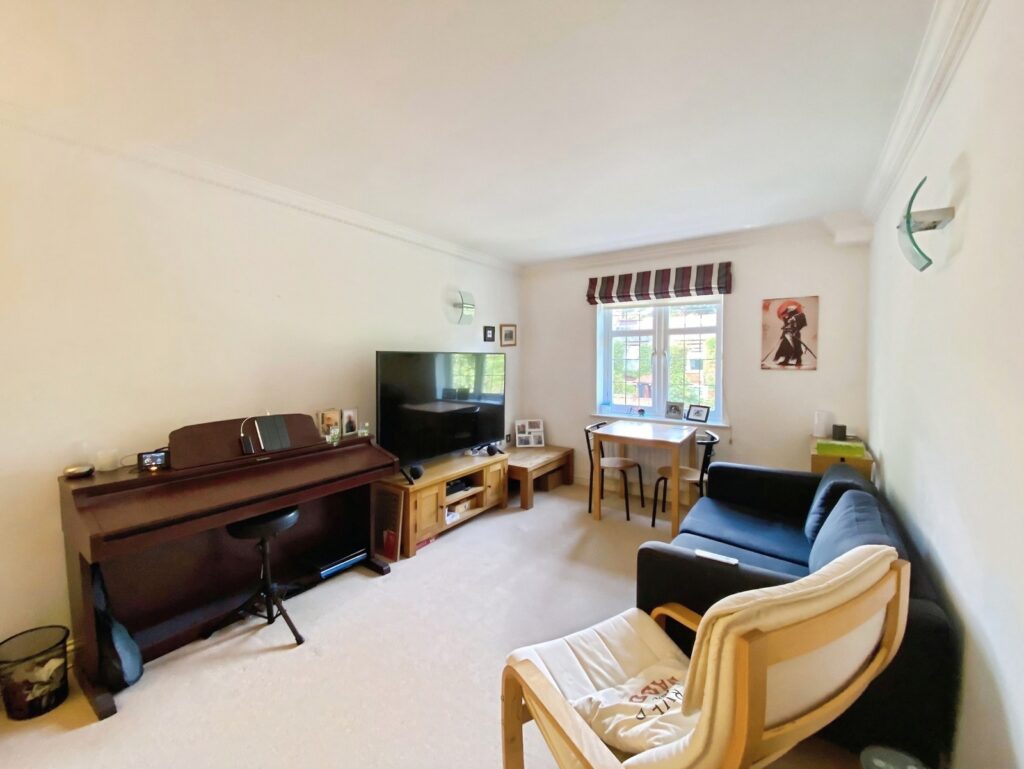 Flat Chapel Lane in Surrey Heath