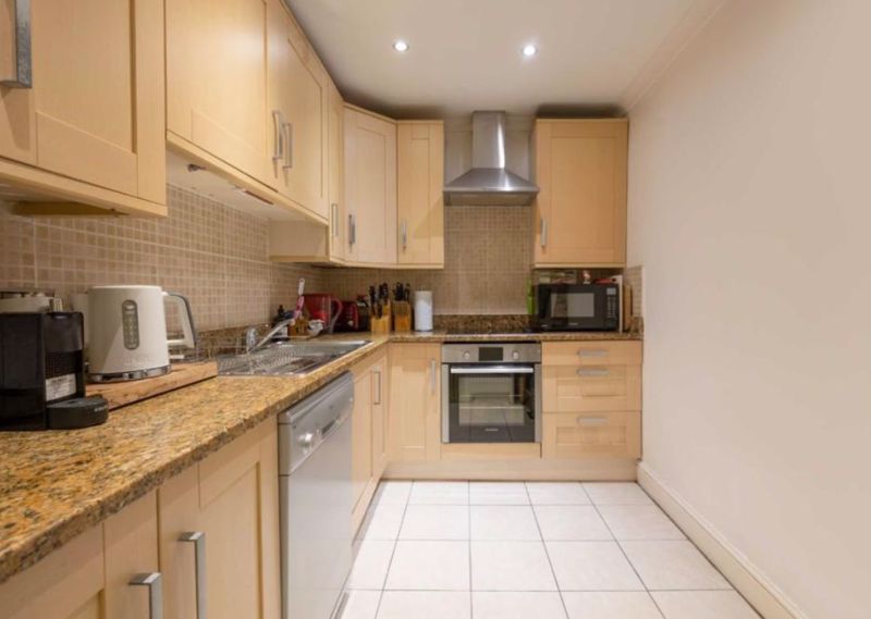 Flat Greencroft Gardens in Greater London