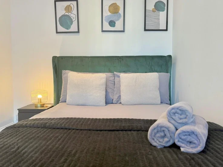Flat Drysdale Street in Greater London