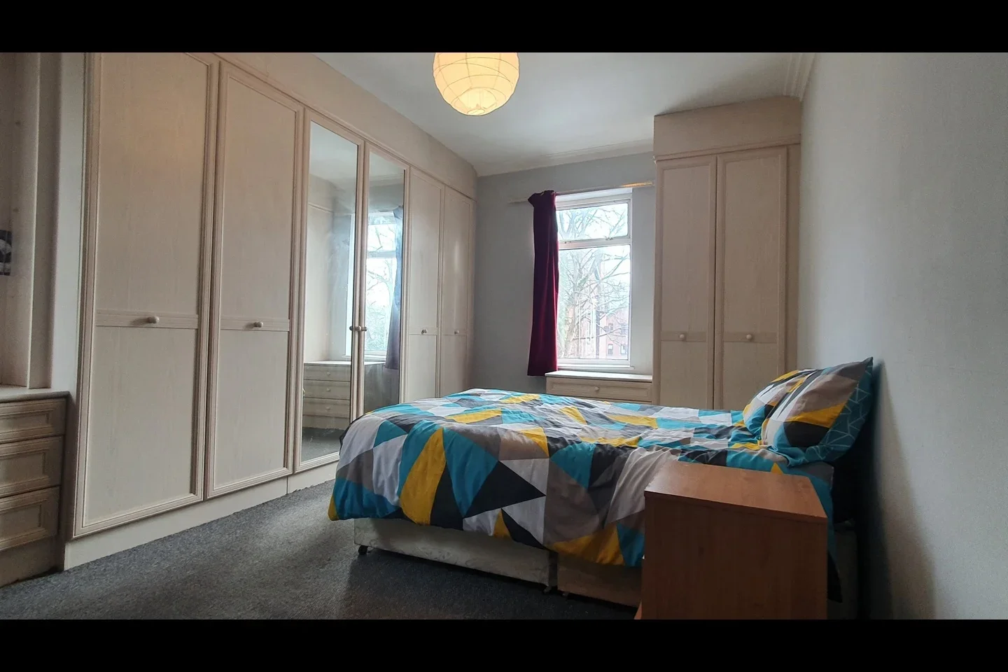 Room Burton Avenue in Manchester