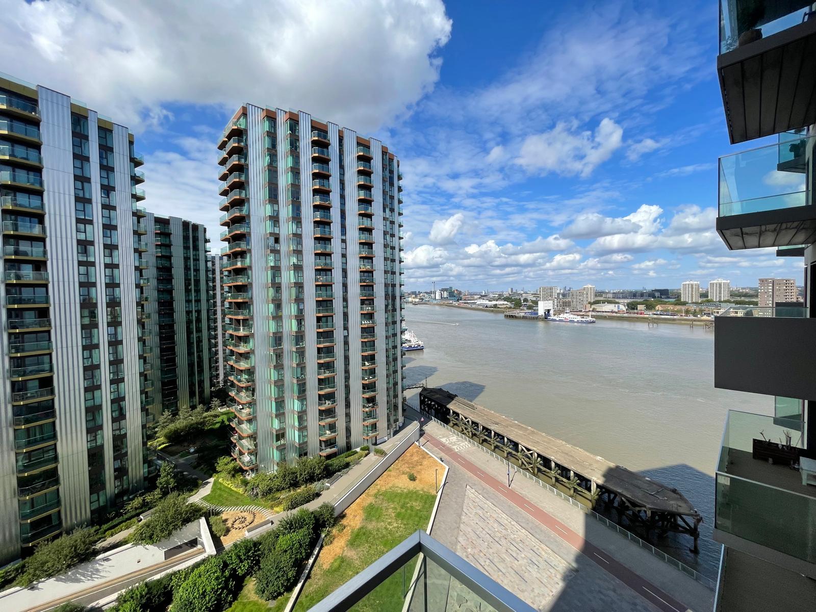 Flat Duke of Wellington Avenue in Greater London