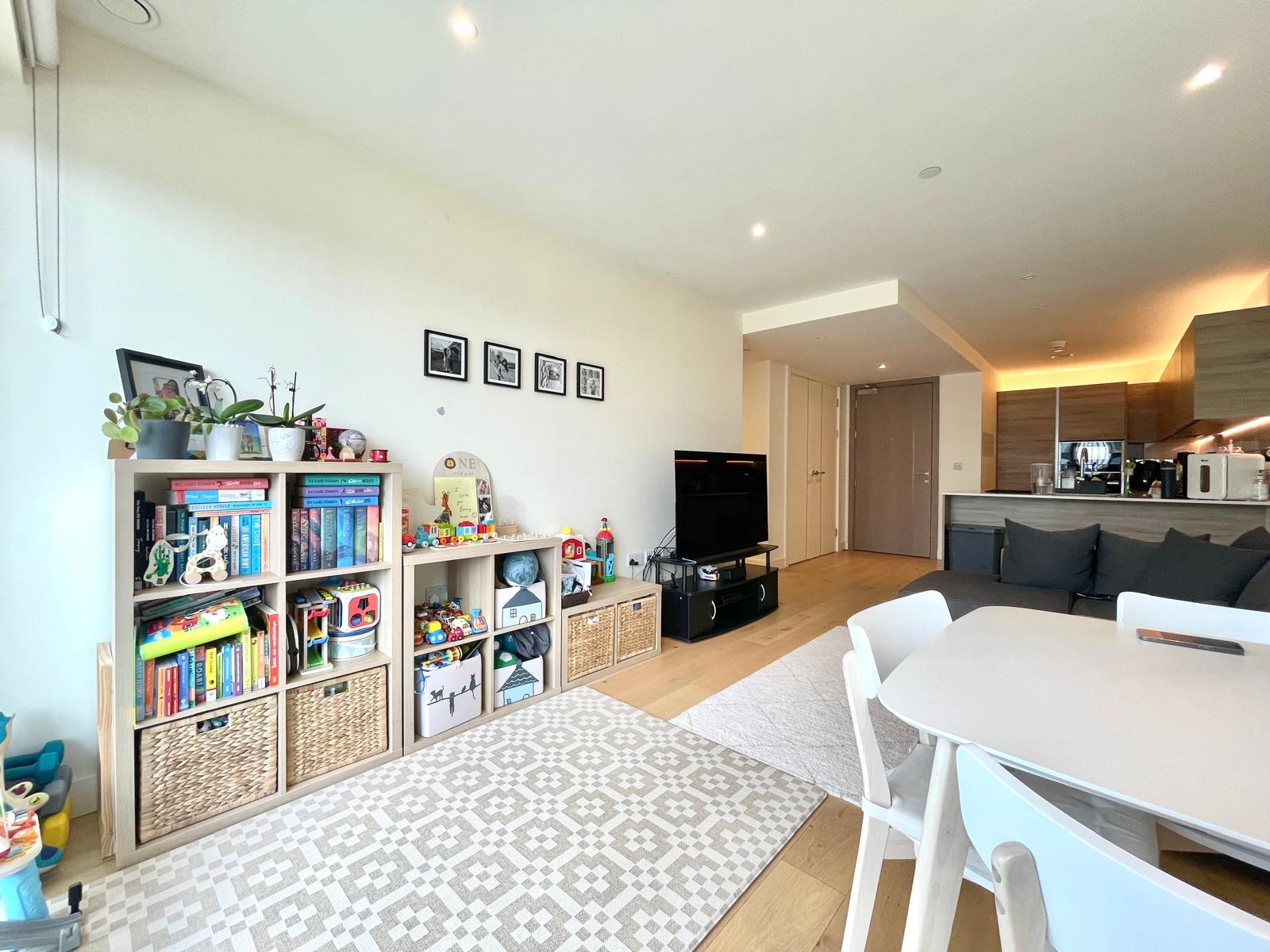 Flat Duke of Wellington Avenue in Greater London