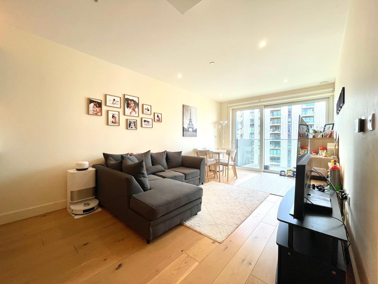 Flat Duke of Wellington Avenue in Greater London