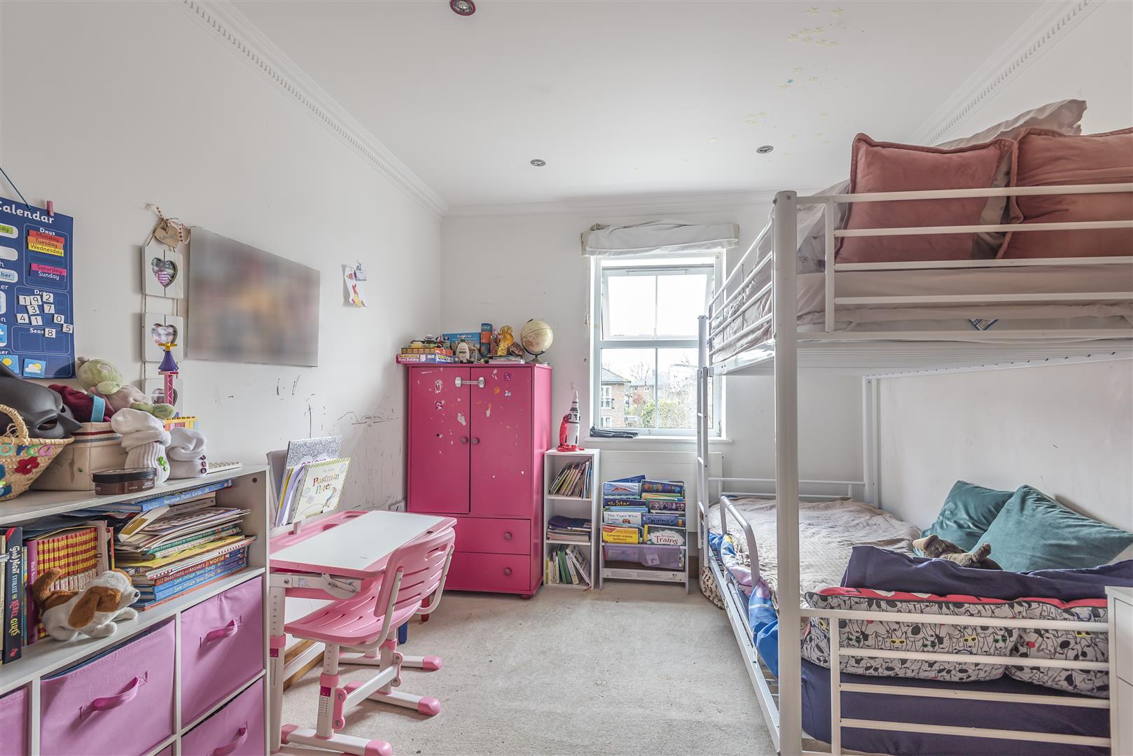 Flat Skerne Road in Greater London