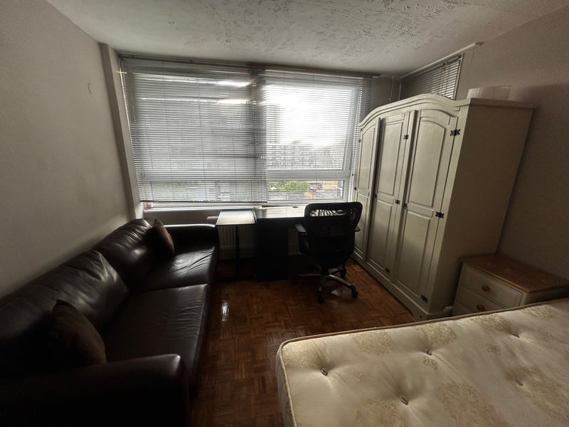 Room Balmes Road in Greater London