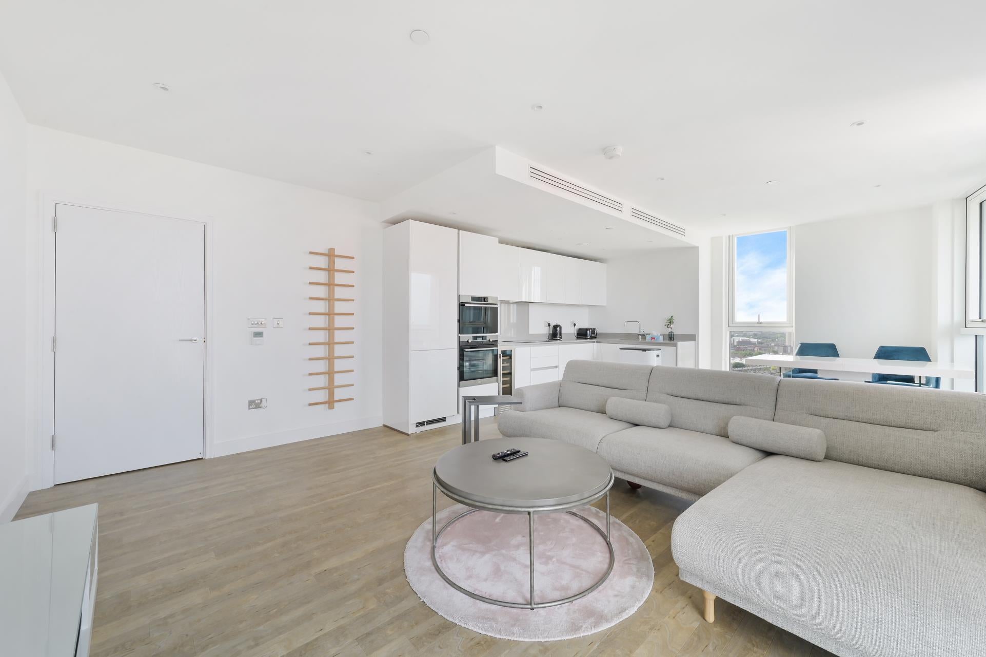 Flat Wandsworth Road in Greater London