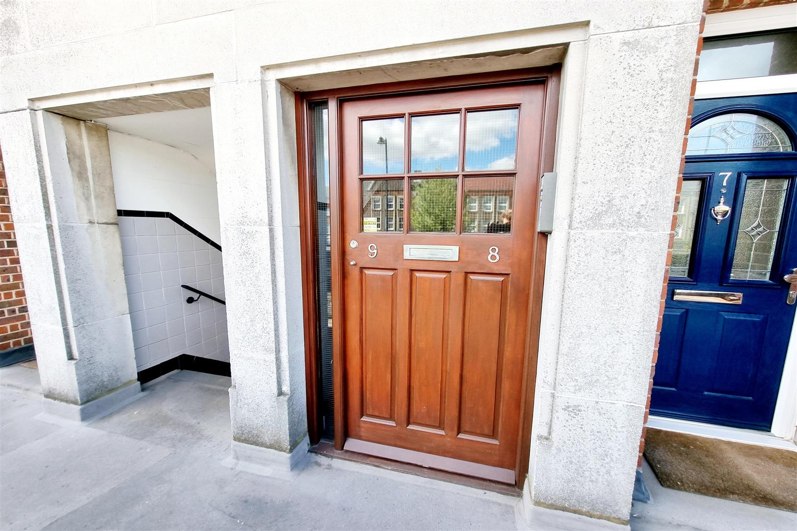 Flat Cockfosters Road in Greater London