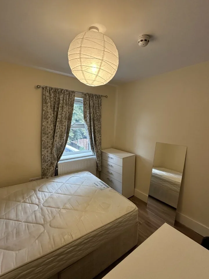 Room Etchingham Road in Greater London
