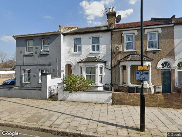 Flat Layton Road in Greater London