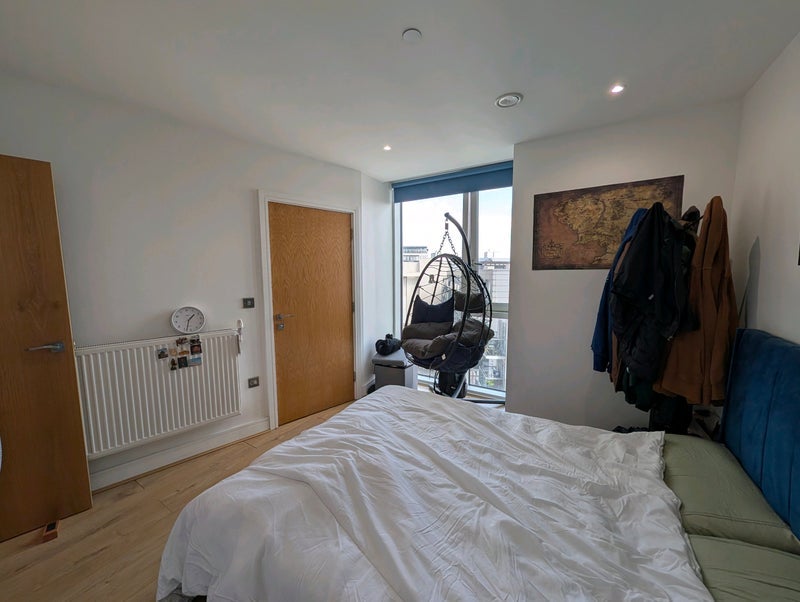 Room High Street in Greater London