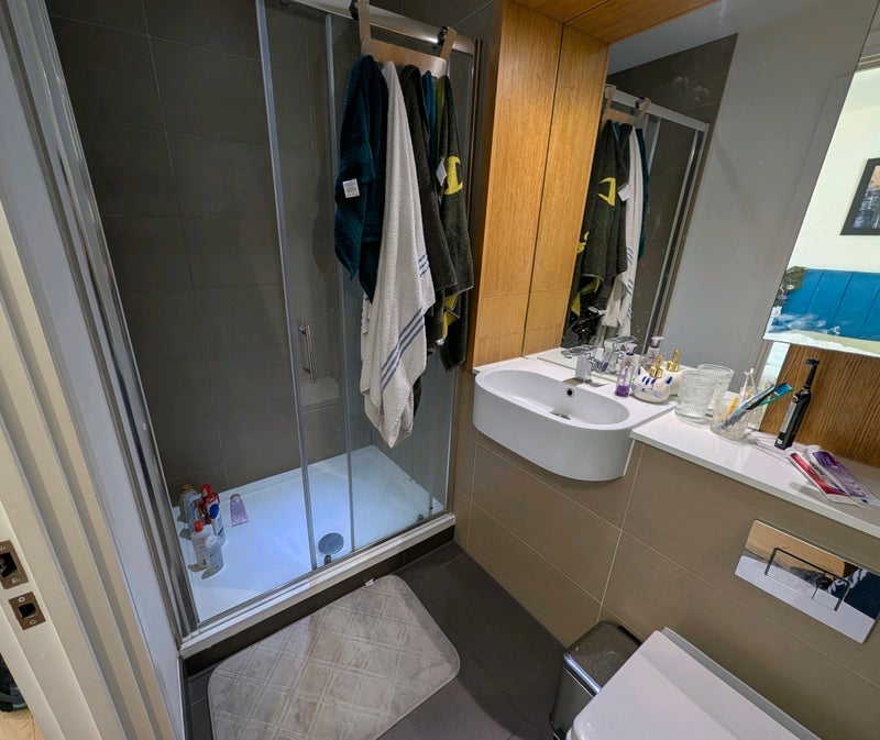 Room High Street in Greater London