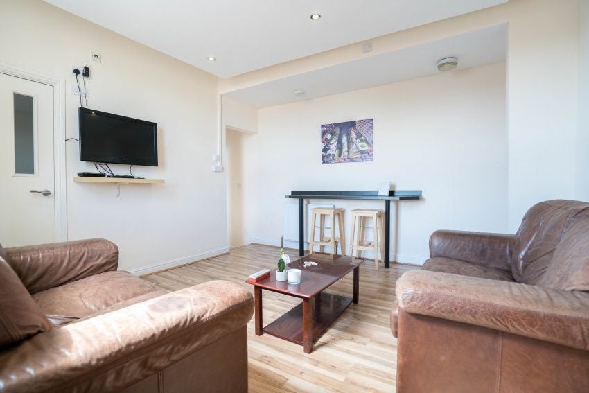 Room Sharrow Vale Road in Sheffield