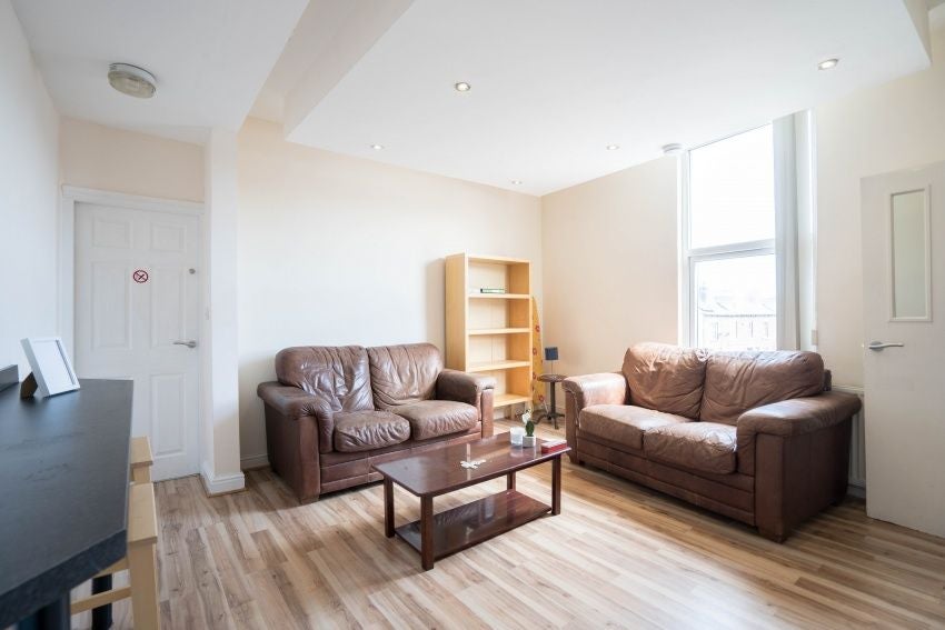 Room Sharrow Vale Road in Sheffield