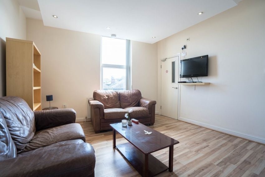 Room Sharrow Vale Road in Sheffield