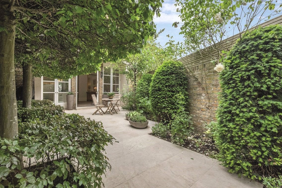 House Hurlingham Road in Greater London
