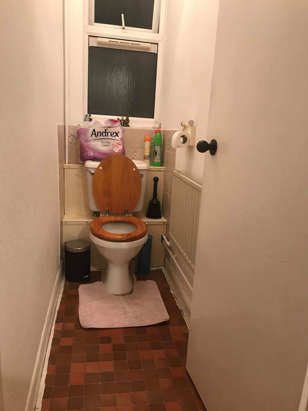 Room Mottingham Road in Greater London