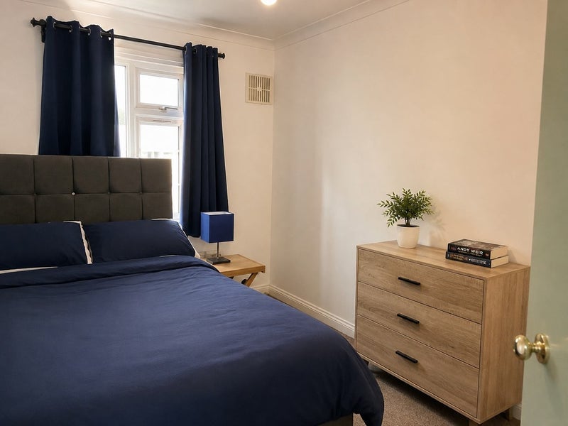 Room Mottingham Road in Greater London