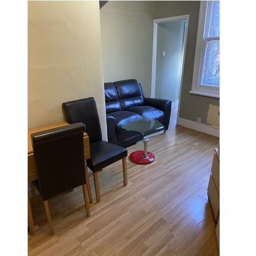 Room Ravenscroft Road in London