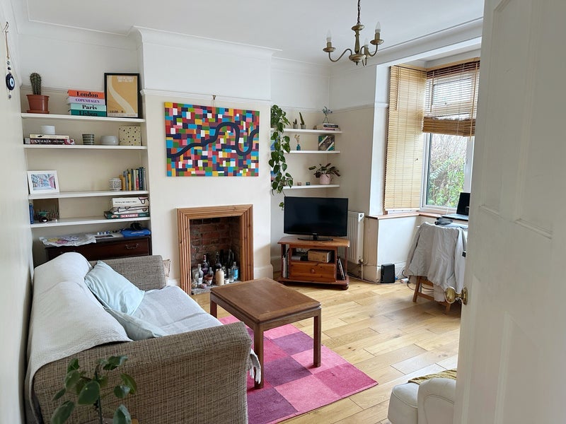 Room Cliffview Road in Greater London